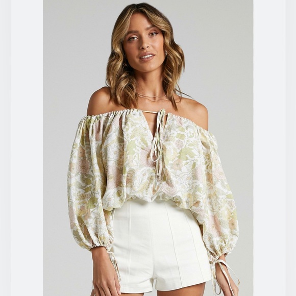 Charlie Holiday Mila Blouse - Picture 2 of 2